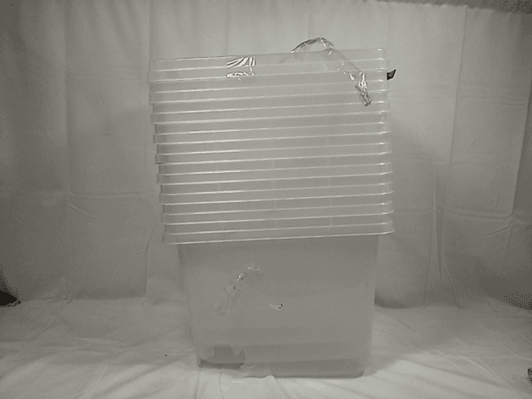 Lot of 9 Hefty Food Storage Plastic Containers with Lid Dutch Goat