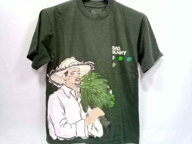 Bad Bunny DeBi TiRar Mas FOTos T-Shirt – Olive Size: S