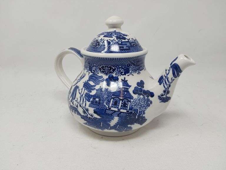 Churchill Blue Willow Teapot 40-ounce