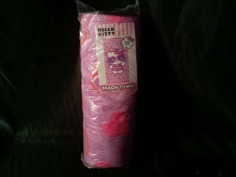 Hello Kitty Super Soft Beach Towel – Pink 34" x 64"