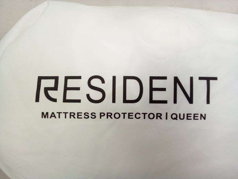 Resident Mattress Protector – White Size: Queen