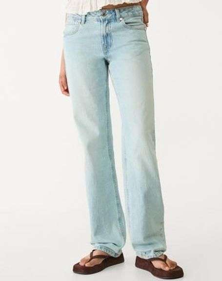 D03 Straight-Leg Low-Rise Jeans – Light Blue Size: 36 Petite (USA 04)