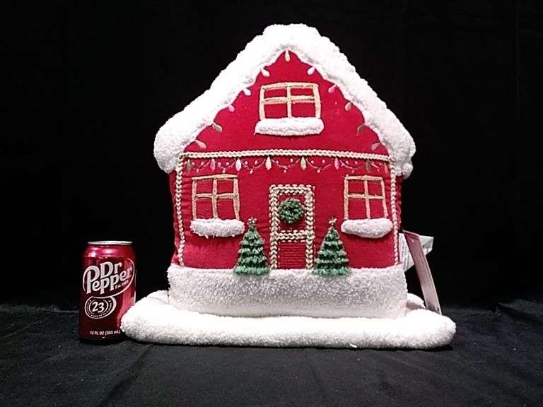 Cupcakes And Cashmere, Red Christmas Holiday Decorative Pillow