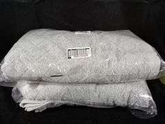 Lot of 2 Diamond Pattern Bath Towel – Gray