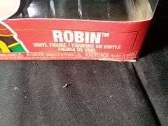 Funko Pop! Heroes DC 377 Robin Vinyl Figure