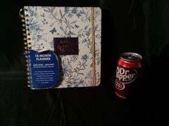 Votum Bloom With Grace Aug 2025 - Jan 2027 Monthly/Weekly Planner – Blue