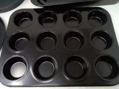Non-Stick Stainless Steel Bakeware Set – Black 6 Count