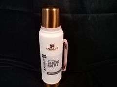 Stanley Legendary Classic Bottle – Cream Rose Gold 1.1 Qt (1.0 L)
