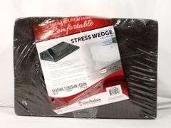 Stress Wedge Cushion, Gray