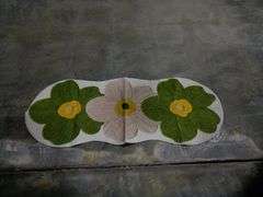 Flower Shaped Non-Slip Indoor Floor Mat – 4' x 18.75"