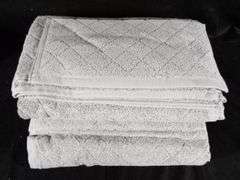 Lot of 2 Diamond Pattern Bath Towel – Gray