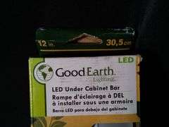 Good Earth LED Under Cabinet Light Bar – White 12"